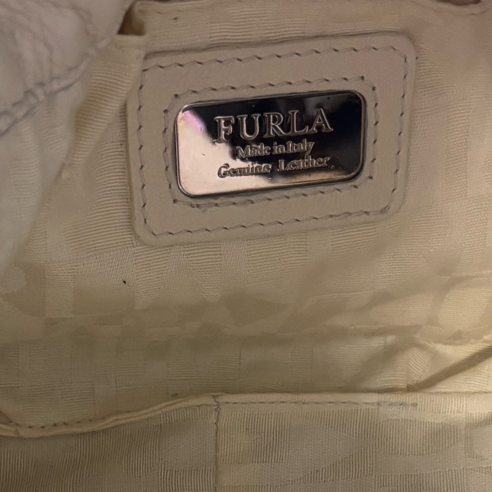 Furla cream/white handbag Pre Loved - Picture 8 of 10